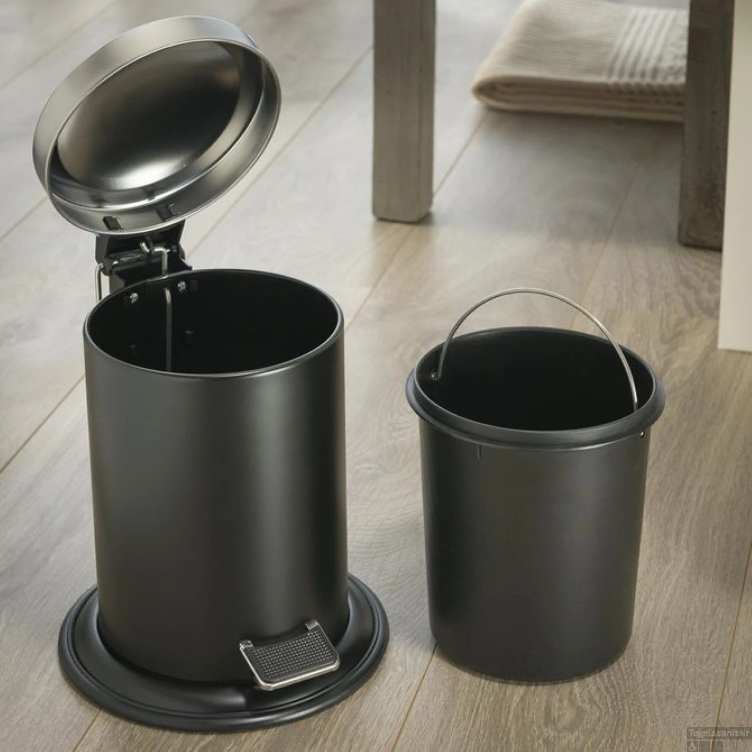 SEALSKIN Pedaalemmer Acero 22 X 28 Cm RVS Zwart 5 SEALSKIN Pedaalemmer Acero 22 X 28 Cm RVS Zwart - Afbeelding 3