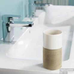 Tandenborstelbeker Sealskin Doppio 6,7 X 12,8 Cm Porselein Zand 10 Tandenborstelbeker Sealskin Doppio 6,7 X 12,8 Cm Porselein Zand -Sealkin Badkamermeubilair Winkel 361840465 sfeer 2