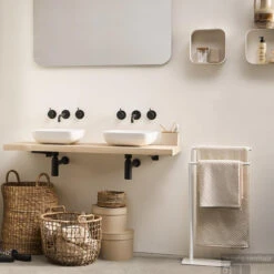 Handdoekrek 2-armig Sealskin Tube Wit -Sealkin Badkamermeubilair Winkel 362383210 sfeer 4