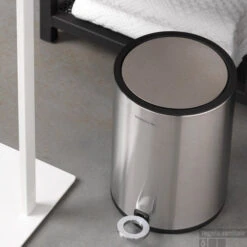Pedaalemmer 3 Liter Vrijstaand Sealskin Industrial RVS Geborsteld -Sealkin Badkamermeubilair Winkel 362412404 sfeer 3