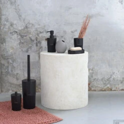 Zeepdispenser Sealskin Brave 280 Ml Vrijstaand Zwart -Sealkin Badkamermeubilair Winkel 800013 sfeer 3