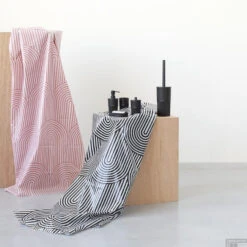 Zeepdispenser Sealskin Brave 280 Ml Vrijstaand Zwart -Sealkin Badkamermeubilair Winkel 800013 sfeer 5