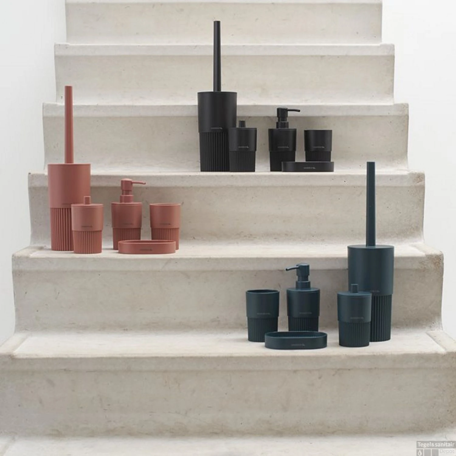 Zeepdispenser Sealskin Brave 280 Ml Vrijstaand Donkerroze 10 Zeepdispenser Sealskin Brave 280 Ml Vrijstaand Donkerroze - Afbeelding 8