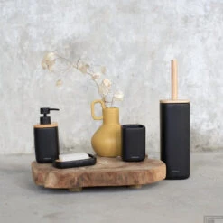 Zeepdispenser Vrijstaand Sealskin Mind 200 Ml Zwart -Sealkin Badkamermeubilair Winkel 800055 sfeer 5