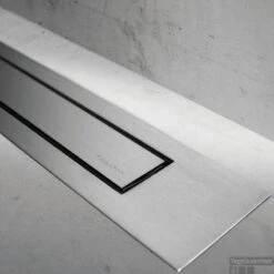 Easydrain Compact Modulo Design Douchegoot 80 Cm. Rooster Z4 Waterslot 30 Mm. Rvs Geborsteld