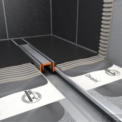 Easydrain Xs Taf Douchegoot 200 Cm. Met Rooster Z1 Waterslot 50mm. Rvs Geborsteld -Sealkin Badkamermeubilair Winkel 81519