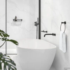 Badgreep Geesa Nemox 30 Cm Hoekig Zwart -Sealkin Badkamermeubilair Winkel badgreep geesa nemox 30 cm hoekig zwart sfeer 2