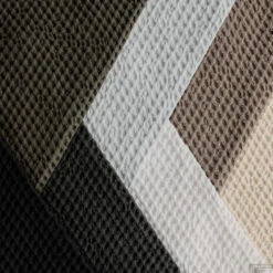 Badlaken Blomus Caro 70 X 140 CM Micro Chip -Sealkin Badkamermeubilair Winkel badlaken blomus caro 70 x 140 cm micro chip sfeer7