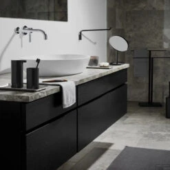 Handdoekstandaard Blomus Menoto 86 CM Mat RVS -Sealkin Badkamermeubilair Winkel blomus handdoekstandaard menoto mat rvs hoogte 86 cm sfeer3