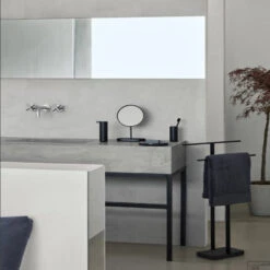 Handdoekstandaard Blomus Menoto 86 CM Mat RVS -Sealkin Badkamermeubilair Winkel blomus handdoekstandaard menoto mat rvs hoogte 86 cm sfeer4