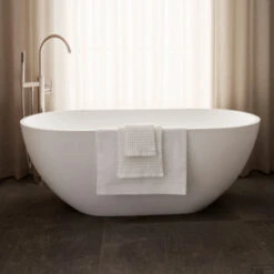 Handdoek Blomus Riva 50 X 100 CM Wit -Sealkin Badkamermeubilair Winkel blomus handoek riva wit 50 x 100 cm sfeer