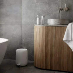 Pedaalemmer Blomus Sono Moonbeam 3 Liter Creme -Sealkin Badkamermeubilair Winkel blomus pedaalemmer sono moonbeam 3 liter sfeer