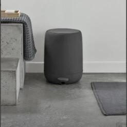 Pedaalemmer Blomus Sono Satelite 3 Liter Grijs -Sealkin Badkamermeubilair Winkel blomus pedaalemmer sono satellite 3 liter sfeer