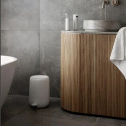 Pedaalemmer Blomus Sono Wit 5 Liter 7 Pedaalemmer Blomus Sono Wit 5 Liter -Sealkin Badkamermeubilair Winkel blomus pedaalemmer sono wit 5 liter sfeer1