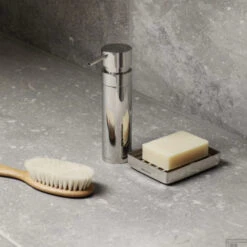 Zeepdispenser Blomus Nexio 100 ML Gepolijst RVS 10 Zeepdispenser Blomus Nexio 100 ML Gepolijst RVS -Sealkin Badkamermeubilair Winkel blomus zeepdispenser nexio gepolijst rvs 100 ml sfeer1