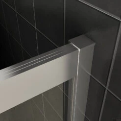 BWS Douchecabine Softclose 2.0 90x100 Cm Met Nisdeur En Zijwand 8mm Aluminium NANO Coating -Sealkin Badkamermeubilair Winkel bws douchecabine softclose 2.0 detail 3
