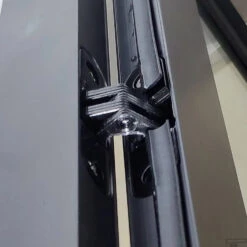 BWS Douchecabine Frame 90x90 Cm 8 Mm NANO Glas Mat Zwart Raster 9 BWS Douchecabine Frame 90x90 Cm 8 Mm NANO Glas Mat Zwart Raster -Sealkin Badkamermeubilair Winkel douchecabine bws frame detail2 4