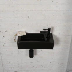 Wiesbaden Fonteinset | Kraangat Rechts | Mat Zwart