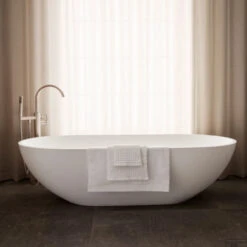 Gastendoekjes Set Van 4 Blomus Riva Moonbeam -Sealkin Badkamermeubilair Winkel gastendoekjes set van 4 blomus riva moonbeam sfeer4