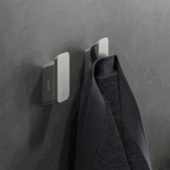 Handdoekhaak Medium Geesa Shift Geborsteld RVS -Sealkin Badkamermeubilair Winkel handdoekhaak medium geesa shift geborsteld rvs 2 1