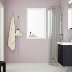 Elektrische Radiator Stick Instamat Jay 175 Cm 29W Gepolijst RVS -Sealkin Badkamermeubilair Winkel jay met handdoek