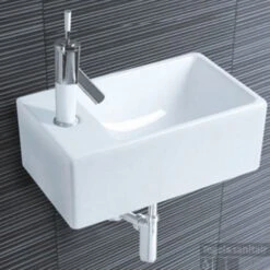 Fontein Rhea Mini XXS 30,5x18x11cm Wit (kraangat Links) -Sealkin Badkamermeubilair Winkel mini xxs keramische fontein rhea wit kraangat links 30 x 18 cm showmodel