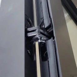 BWS Nisdeur Frame Met Vast Paneel 150x200 Cm 8 Mm NANO Glas Mat Zwart Raster 8 BWS Nisdeur Frame Met Vast Paneel 150x200 Cm 8 Mm NANO Glas Mat Zwart Raster -Sealkin Badkamermeubilair Winkel nisdeur bws frame met vast paneel sfeer1 1