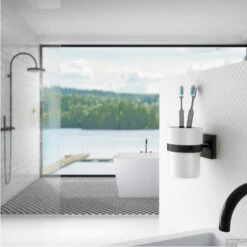 Bekerhouder Smedbo House Porselein Mat Zwart -Sealkin Badkamermeubilair Winkel rb343p bekerhouder smedbo house porselein mat zwart sfeer