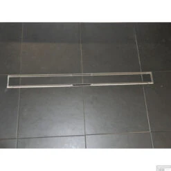 RVS Tegelrooster T.b.v. Wiesbaden Douchegoot 100x7 Cm -Sealkin Badkamermeubilair Winkel rvs tegelrooster t.b.v. wiesbaden douchegoot 100x7 cm detail