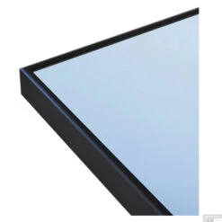 Spiegel Sanicare Q-Mirrors 100x70 Cm Vierkant Met Rondom LED Cold White, Omlijsting Mat Zwart Incl. Ophangmateriaal Met Afstandsbediening -Sealkin Badkamermeubilair Winkel spiegel sanicare q mirrors 100x70 cm vierkant met rondom led cold white omlijsting mat zwart incl. ophangmateriaal afstands sfeer 1