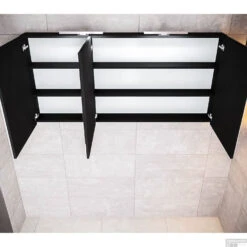 Spiegelkast Boss & Wessing Cube 150x70x16 Cm Mat Zwart Urban (3 Deuren) -Sealkin Badkamermeubilair Winkel spiegelkast boss wessing cube 150x70x16 cm mat zwart detail