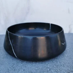 Waskom Sanilux Opzetkom 41x13 Cm Zwart -Sealkin Badkamermeubilair Winkel waskom sanilux emperador opzetkom 41x13 cm zwart sfeer1