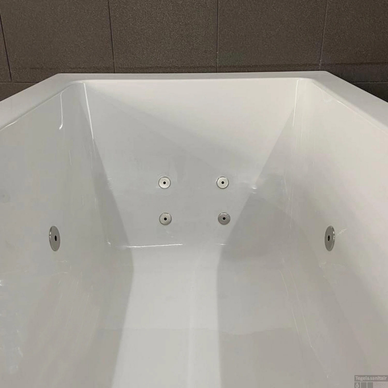 Whirlpool Boss & Wessing Dahlia Jetline 170x75 Cm Bodem Luchtsysteem Geborsteld RVS 5 Whirlpool Boss & Wessing Dahlia Jetline 170x75 Cm Bodem Luchtsysteem Geborsteld RVS - Afbeelding 3