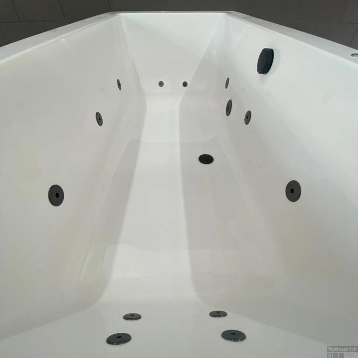 Whirlpool Boss & Wessing Dahlia Jetline 190x90 Cm Enkel Systeem Black Tin 4 Whirlpool Boss & Wessing Dahlia Jetline 190x90 Cm Enkel Systeem Black Tin - Afbeelding 2