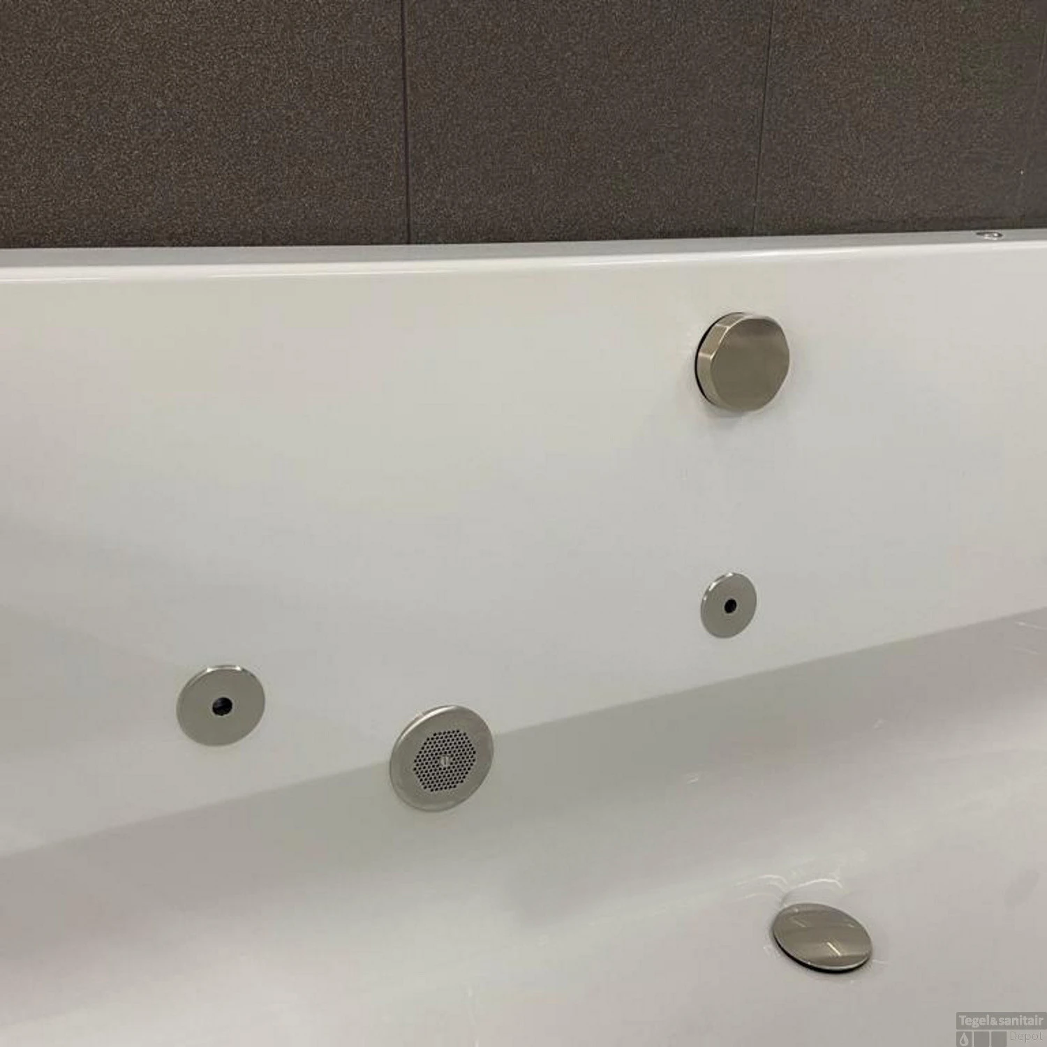 Whirlpool Boss & Wessing Urby Jetline 180x80 Cm Enkel Systeem Geborsteld RVS 5 Whirlpool Boss & Wessing Urby Jetline 180x80 Cm Enkel Systeem Geborsteld RVS - Afbeelding 3